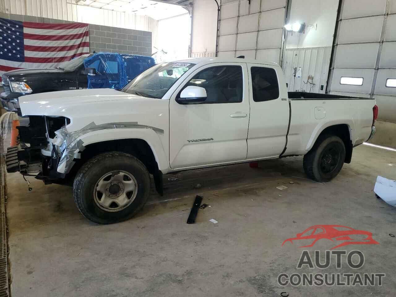 TOYOTA TACOMA 2018 - 5TFSZ5AN4JX163409