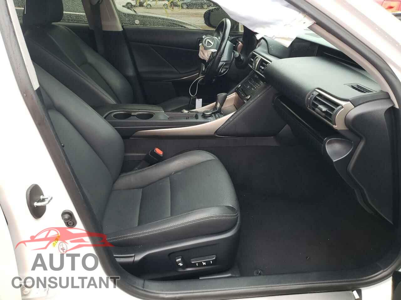 LEXUS IS 2018 - JTHBA1D24J5063872