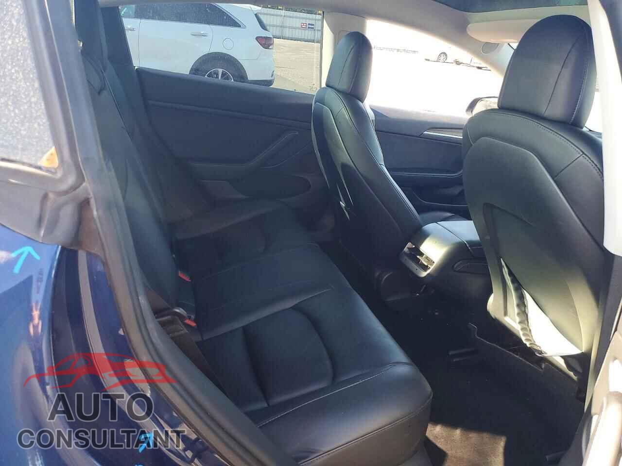 TESLA MODEL 3 2022 - 5YJ3E1EA8NF372300