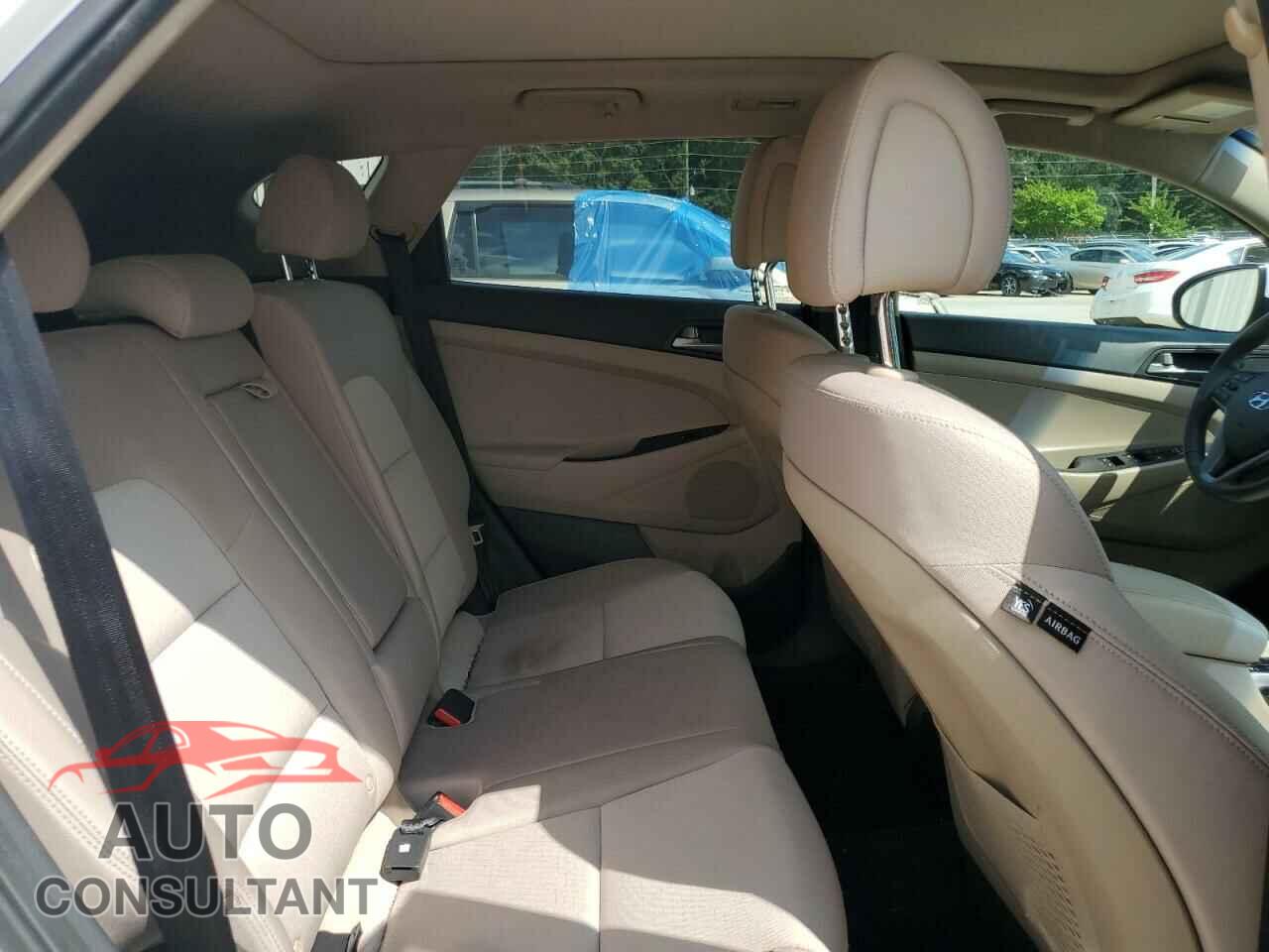 HYUNDAI TUCSON 2018 - KM8J3CA23JU754576