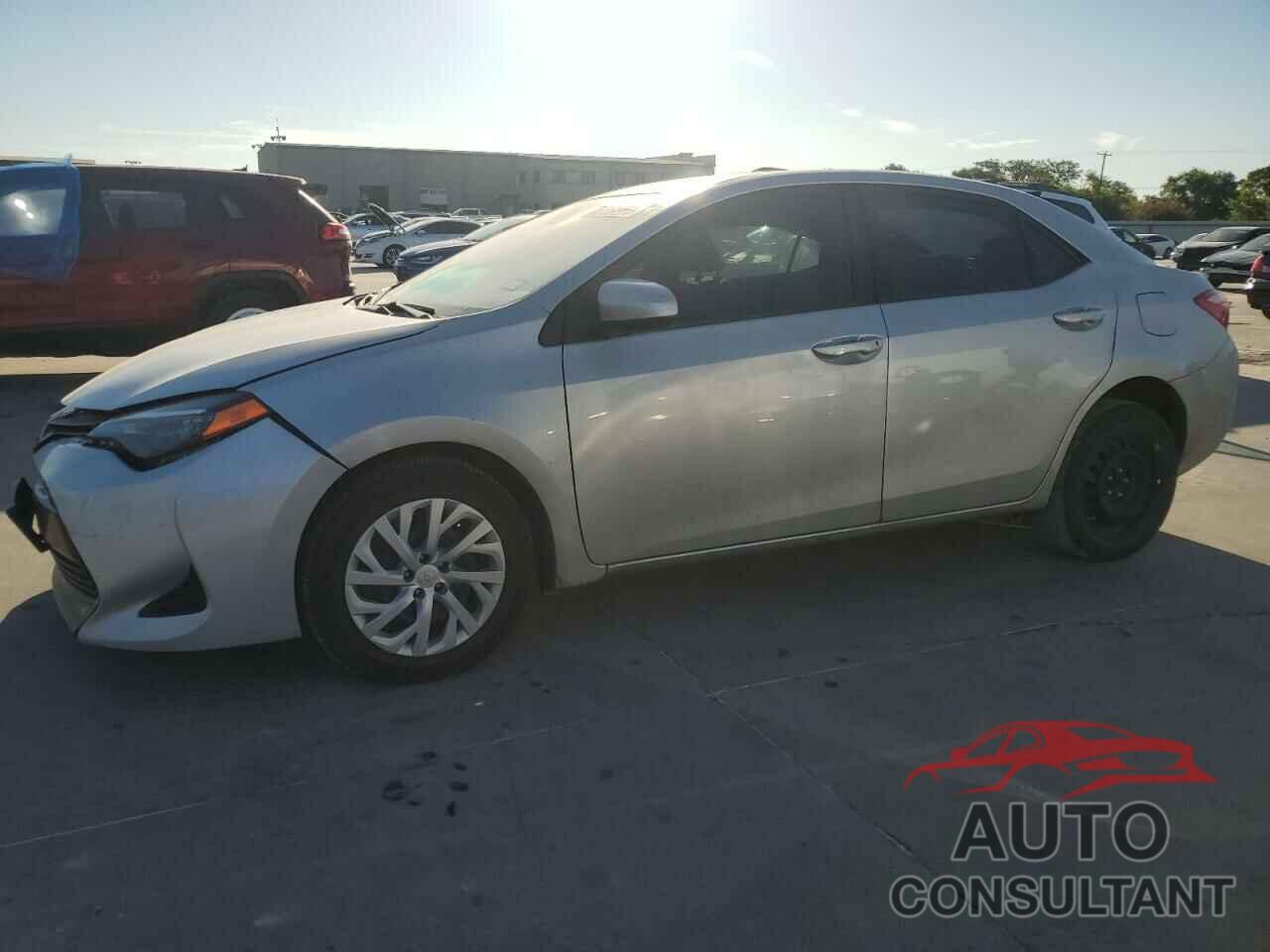 TOYOTA COROLLA 2018 - 5YFBURHE9JP808663