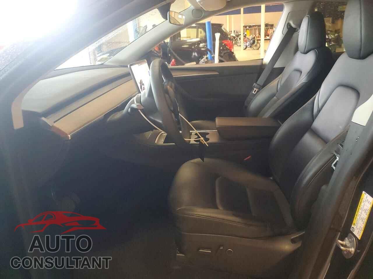 TESLA MODEL Y 2024 - 7SAYGDED0RF003208