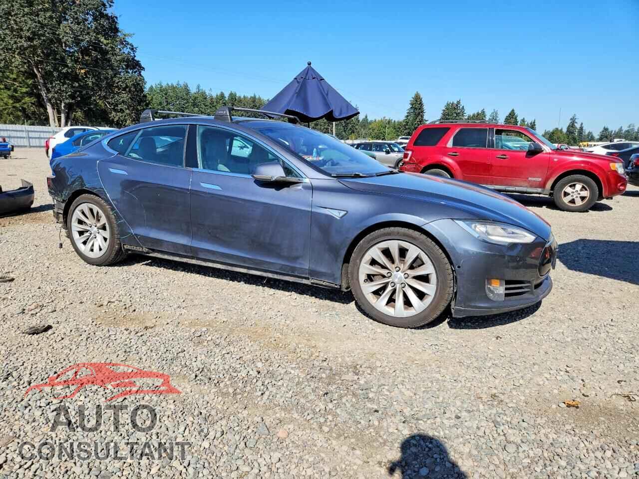 TESLA MODEL S 2015 - 5YJSA1E28FF111394