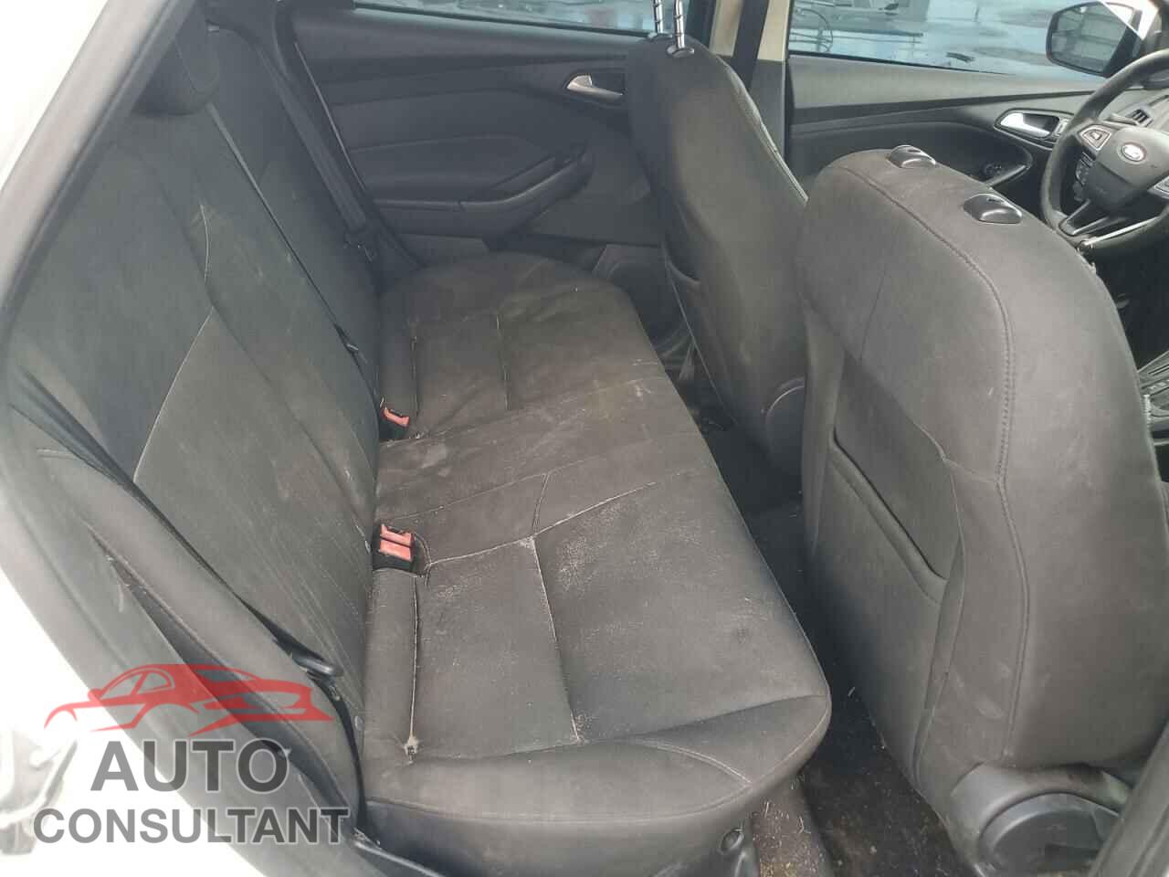 FORD FOCUS 2016 - 1FADP3F2XGL204472