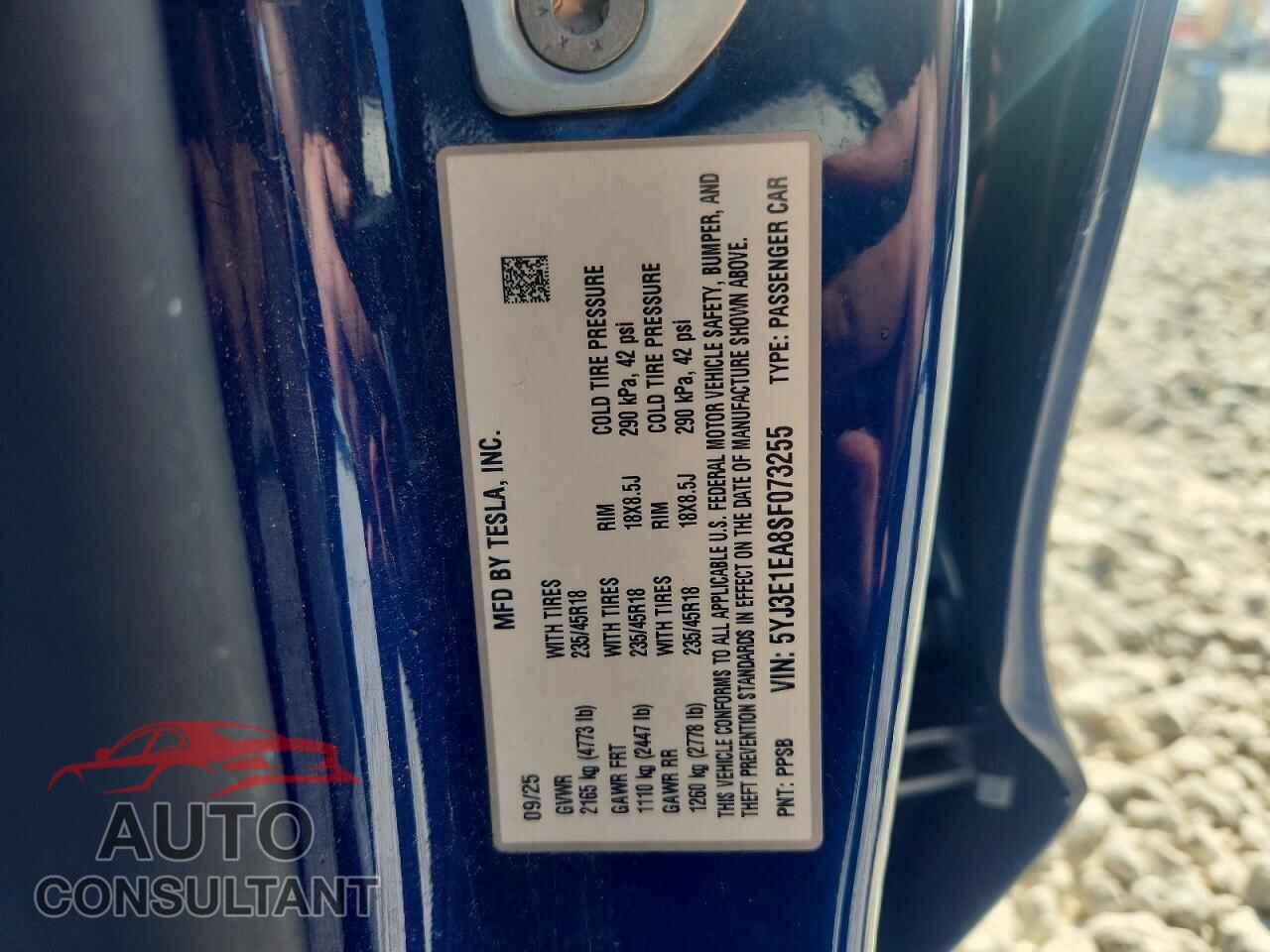 TESLA MODEL 3 2025 - 5YJ3E1EA8SF073255