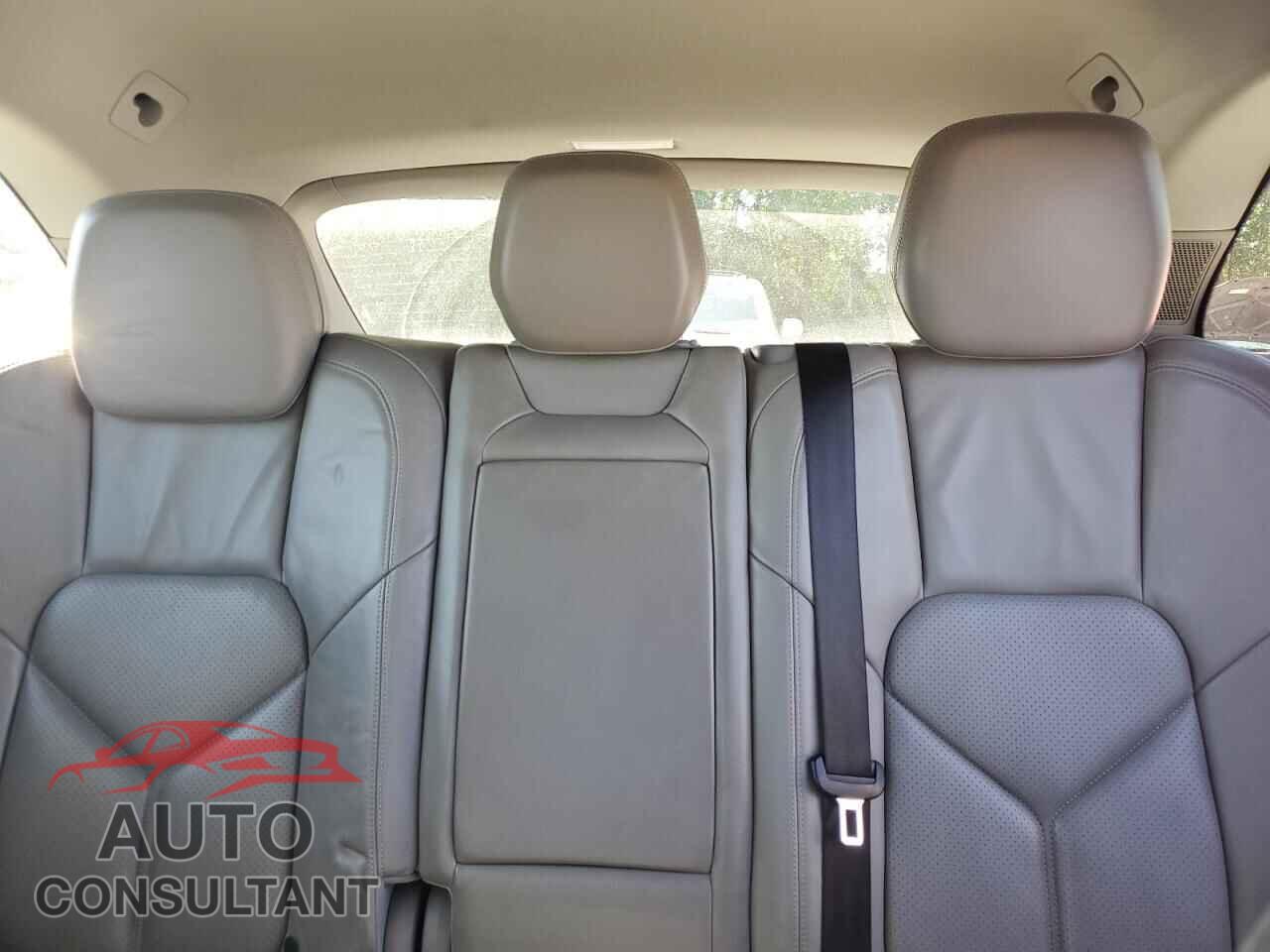 PORSCHE CAYENNE 2012 - WP1AE2A29CLA93488