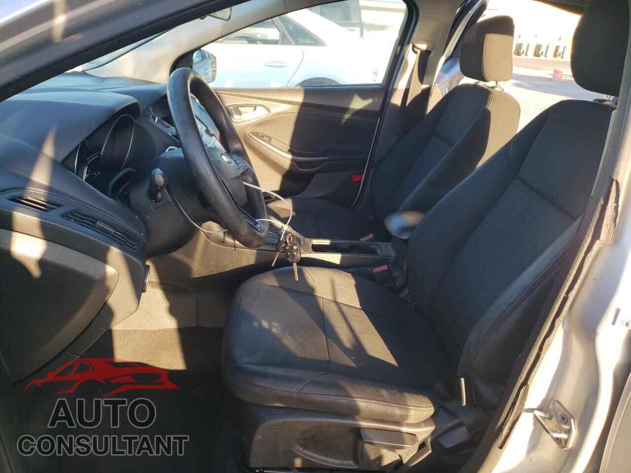 FORD FOCUS 2016 - 1FADP3K27GL284125