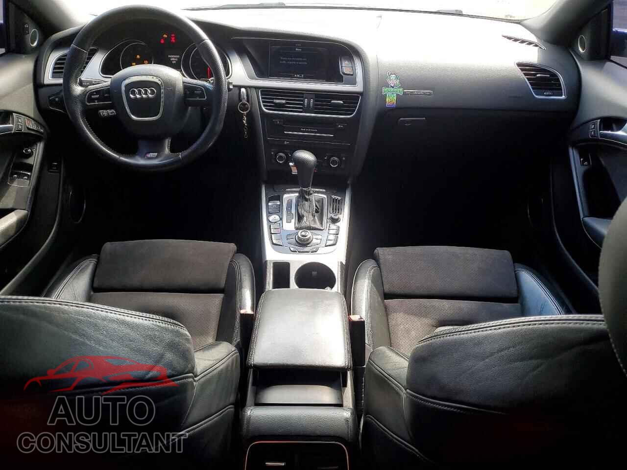 AUDI A5 2011 - WAUWFAFR1BA008722