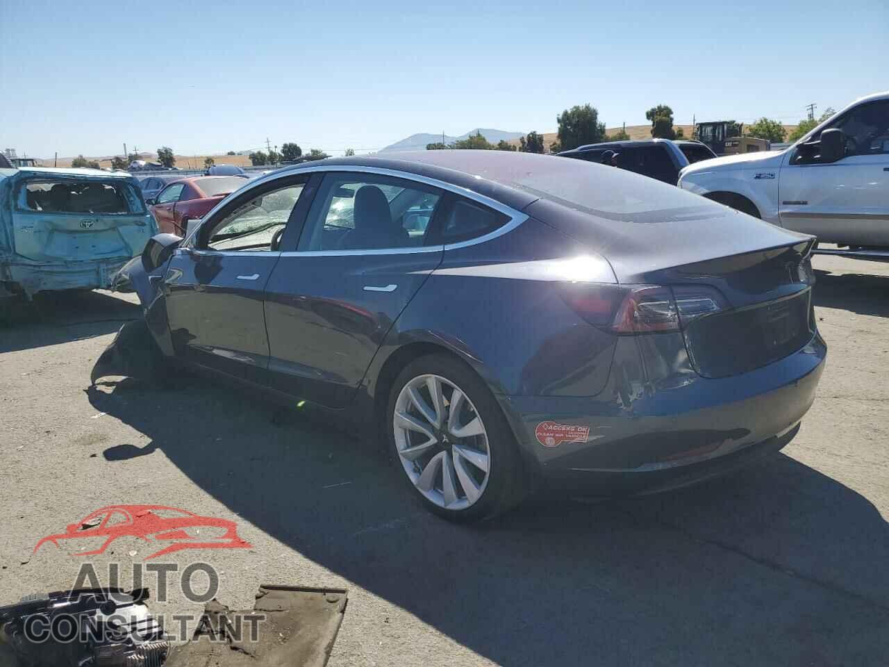 TESLA MODEL 3 2018 - 5YJ3E1EA7JF019931