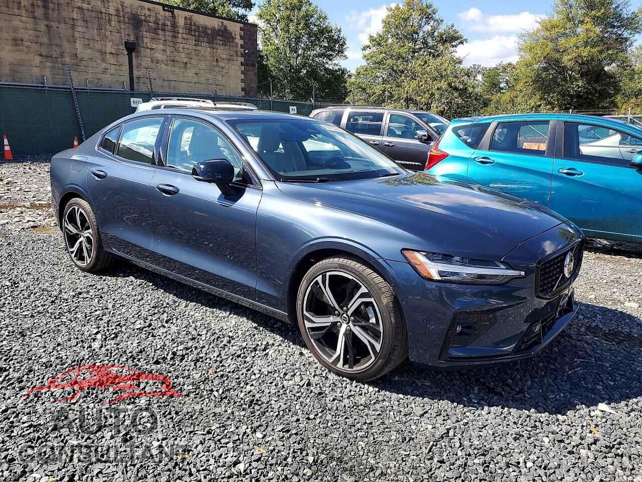 VOLVO S60 2023 - 7JRL12FW6PG227200
