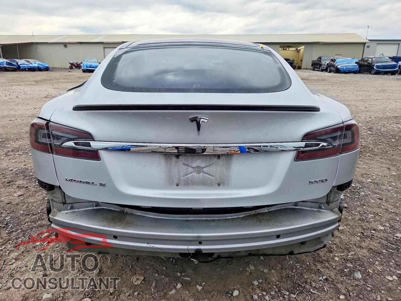 TESLA MODEL S 2018 - 5YJSA1E23JF261325