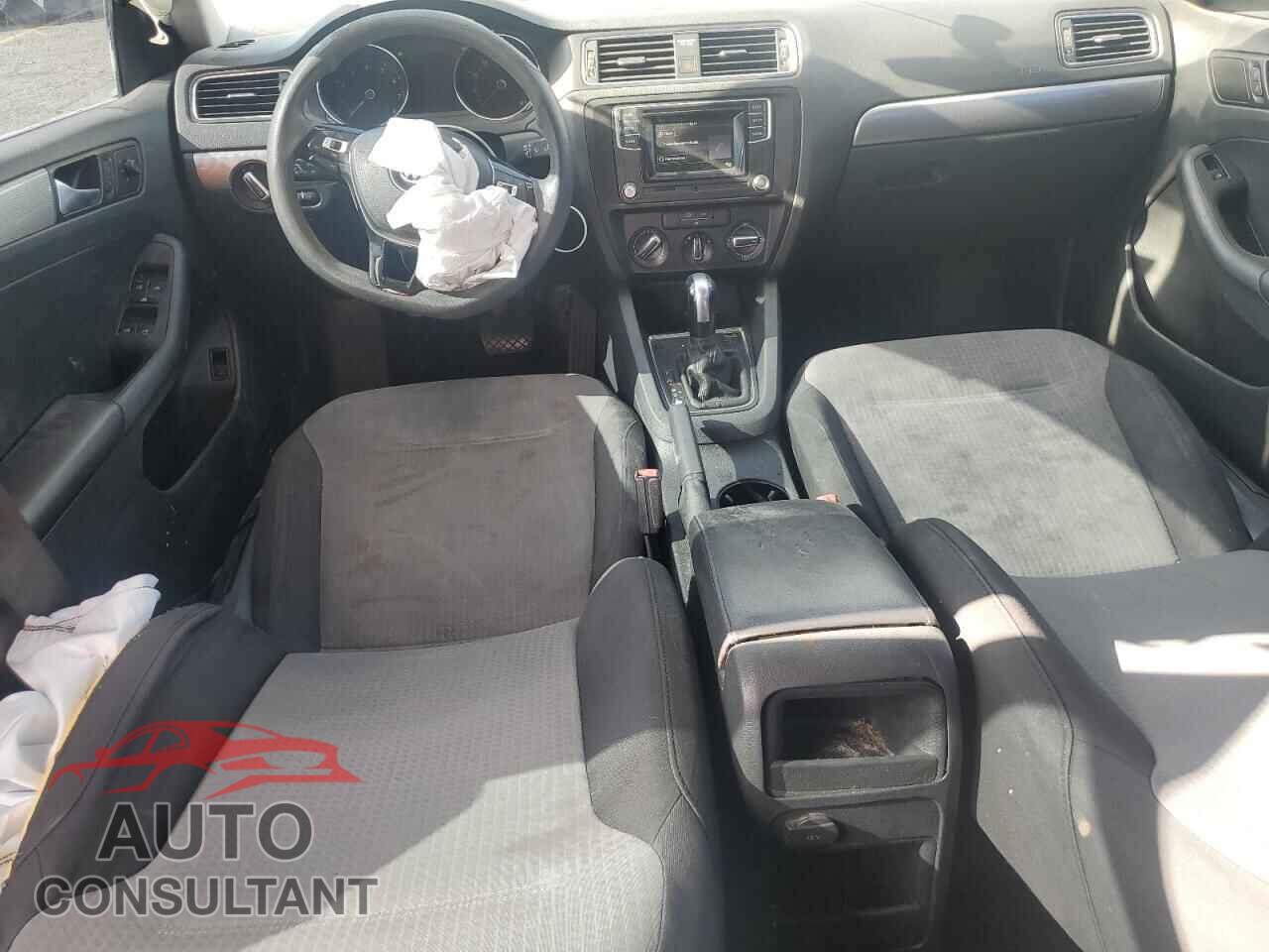 VOLKSWAGEN JETTA 2017 - 3VW2B7AJ1HM220417