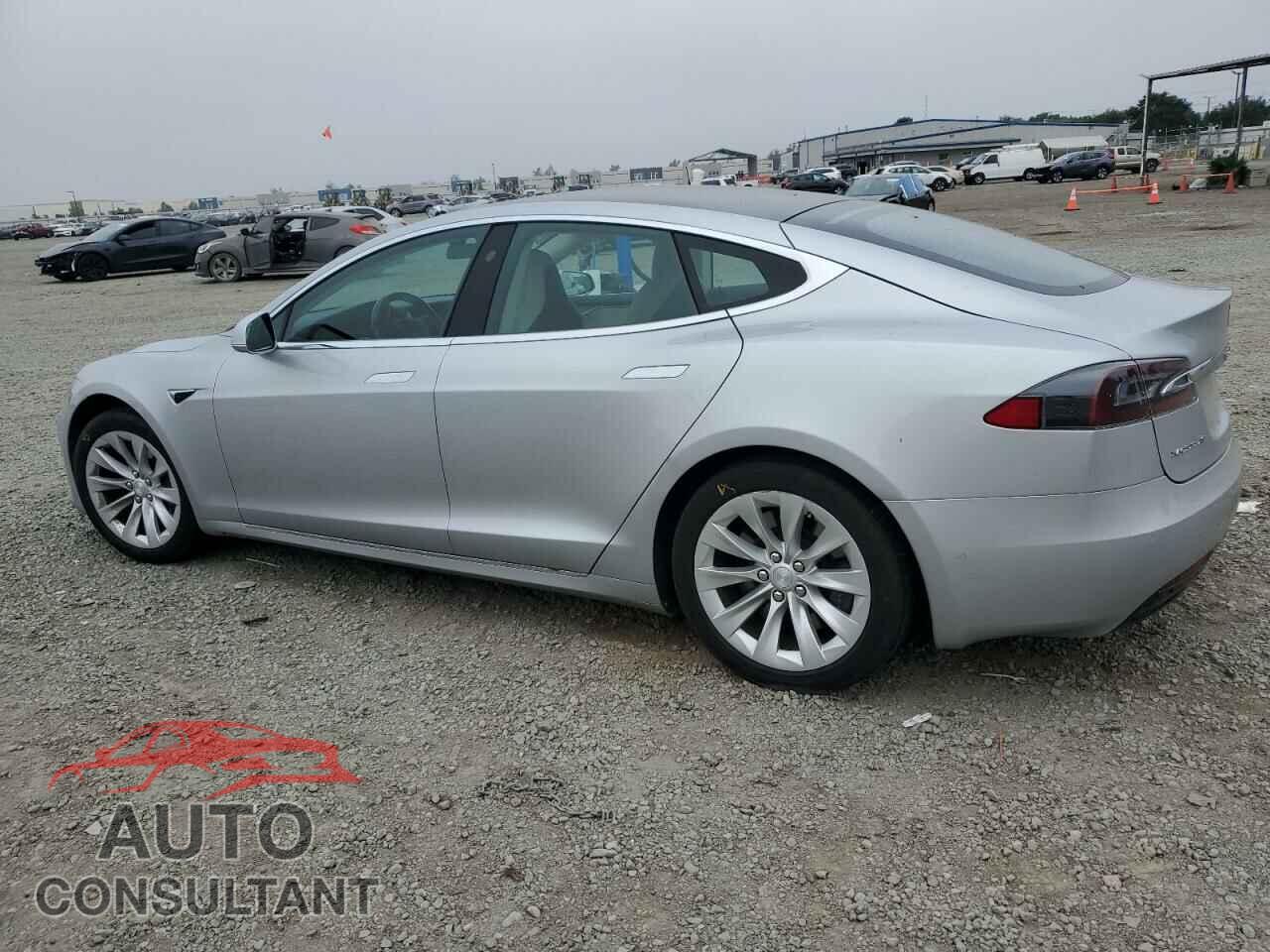 TESLA MODEL S 2018 - 5YJSA1E25JF282919