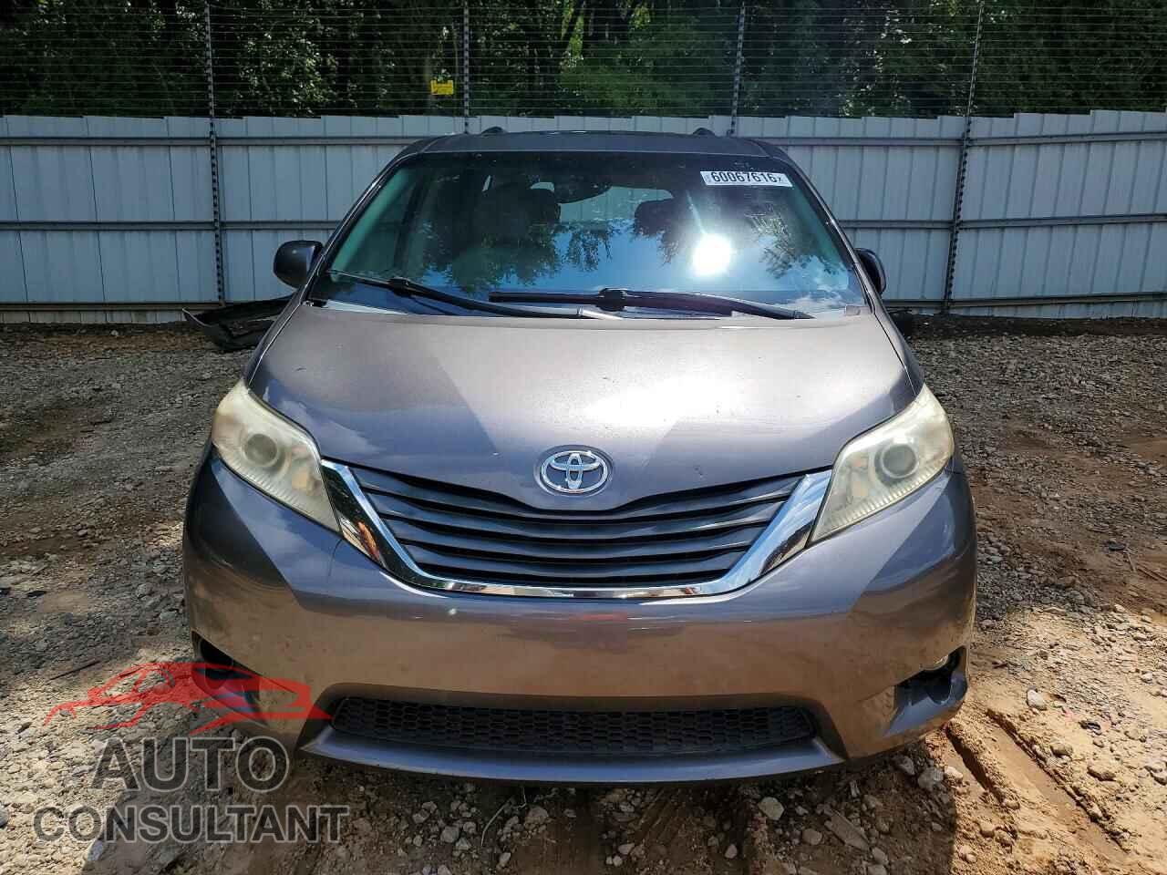 TOYOTA SIENNA 2011 - 5TDYK3DC2BS038459