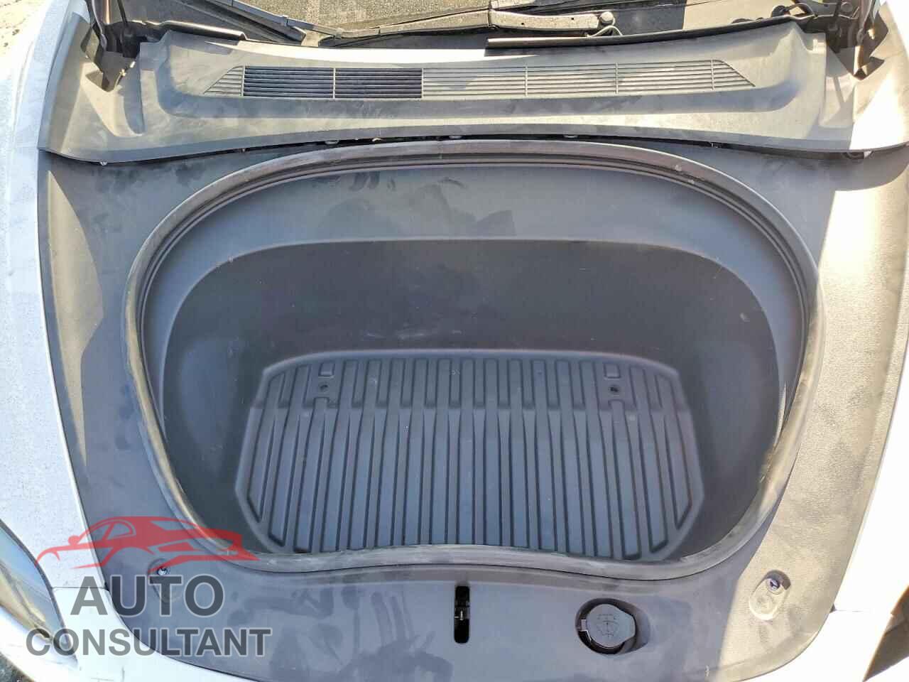 TESLA MODEL 3 2024 - 5YJ3E1EA4RF849133