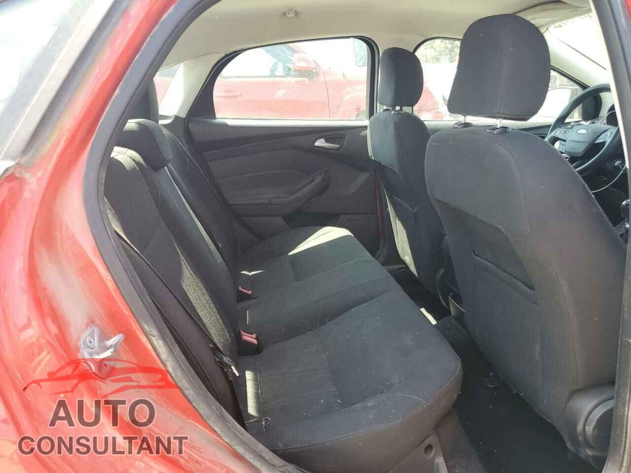 FORD FOCUS 2015 - 1FADP3FE5FL360539