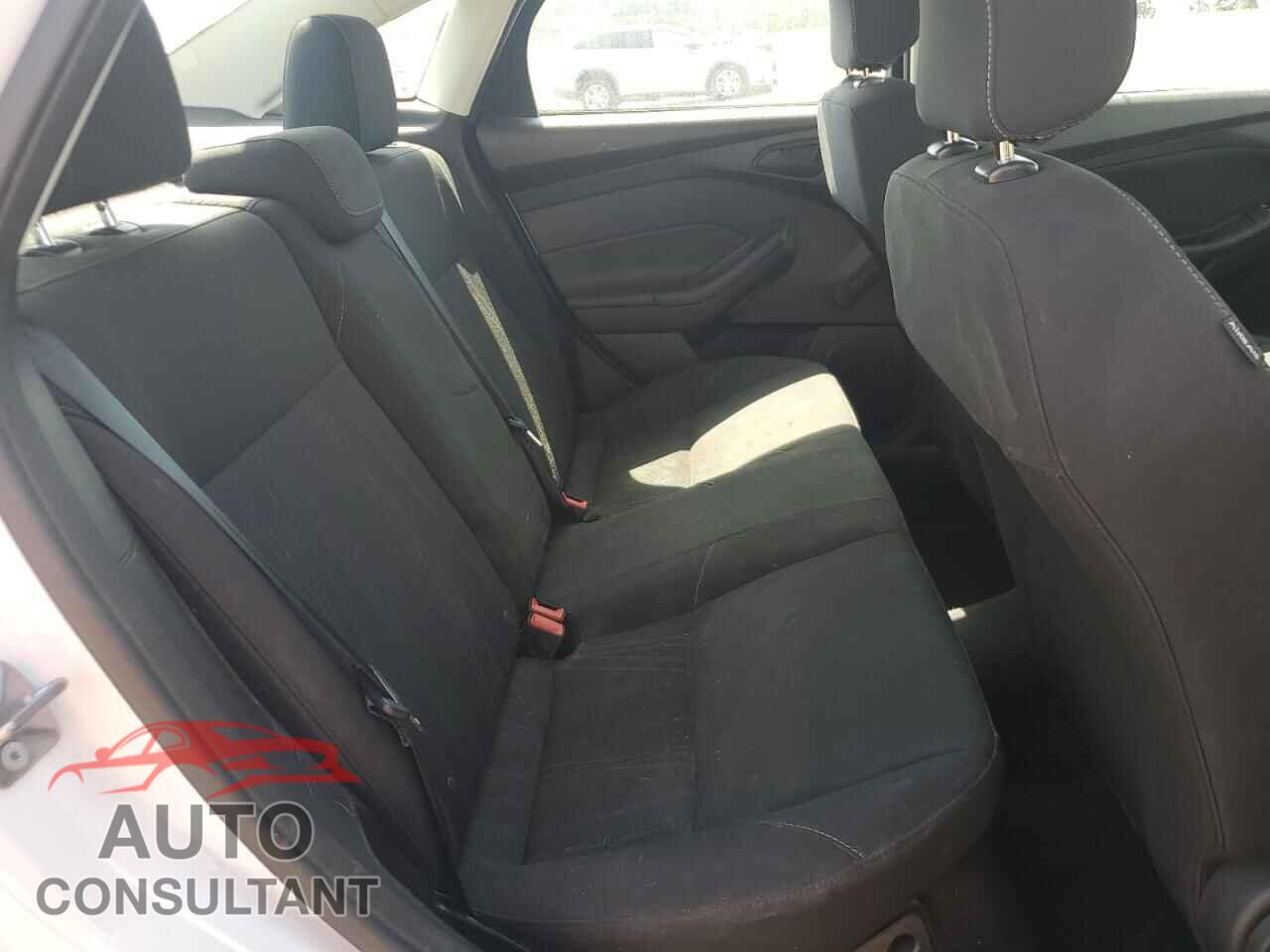 FORD FOCUS 2017 - 1FADP3E20HL242425