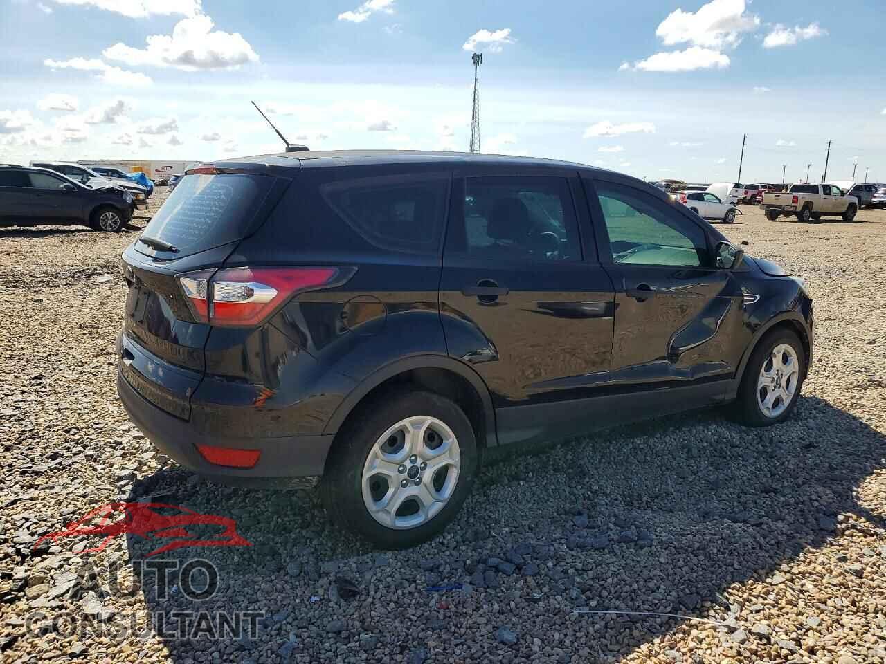 FORD ESCAPE 2017 - 1FMCU0F79HUB01754