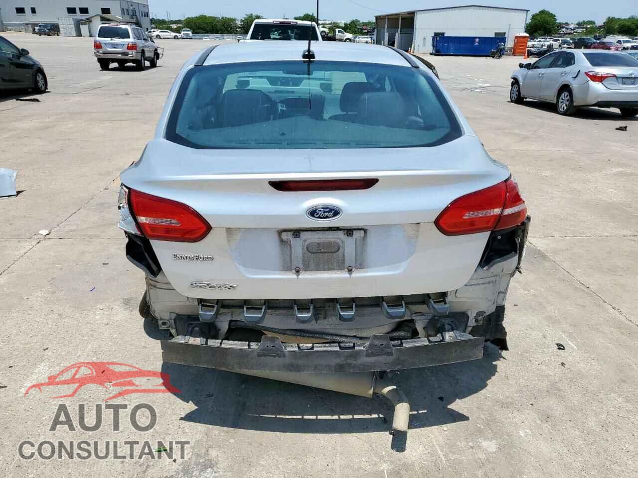 FORD FOCUS 2017 - 1FADP3E23HL244637