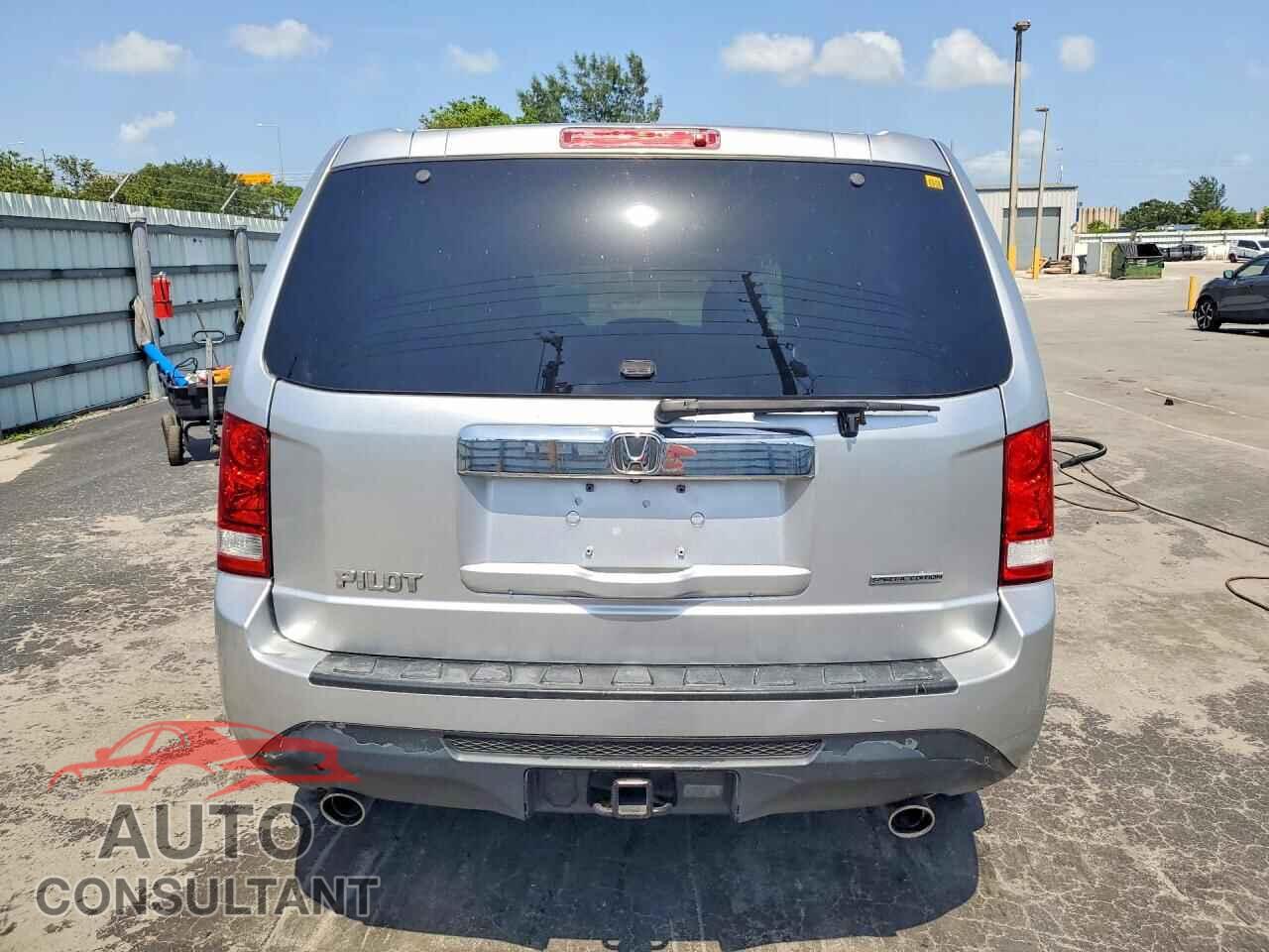 HONDA PILOT 2015 - 5FNYF3H37FB020161