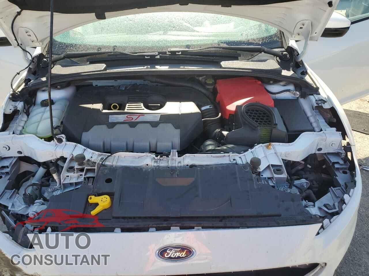 FORD FOCUS 2018 - 1FADP3L99JL332646