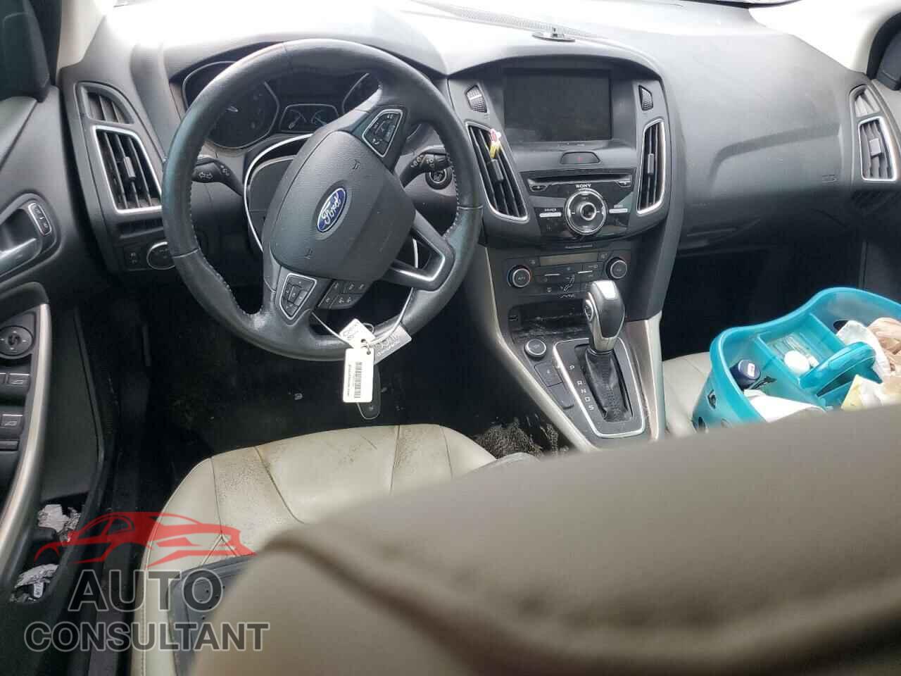 FORD FOCUS 2017 - 1FADP3N28HL348721