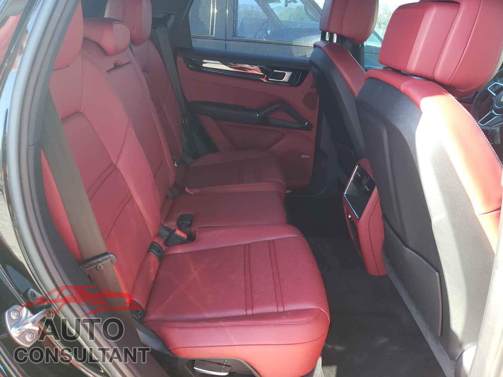 PORSCHE CAYENNE 2021 - WP1AA2AY8MDA03534