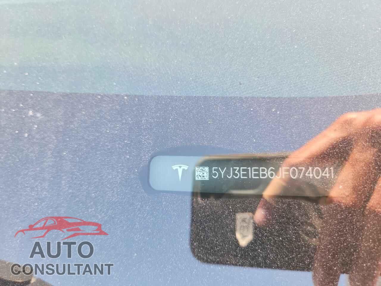 TESLA MODEL 3 2018 - 5YJ3E1EB6JF074041