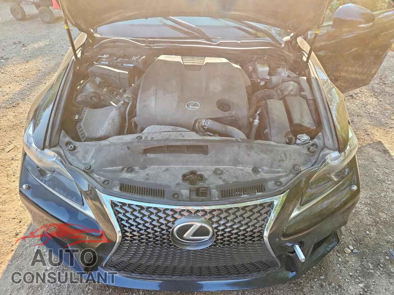 LEXUS IS 2015 - JTHCF1D28F5017541