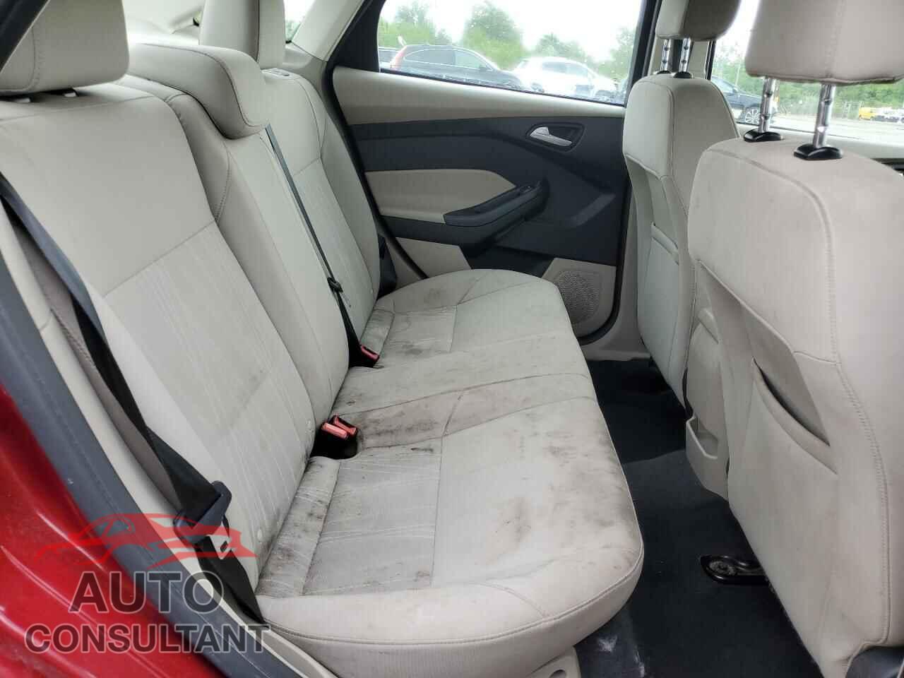 FORD FOCUS 2015 - 1FADP3F23FL254595