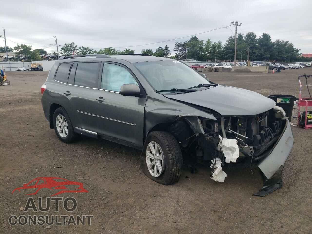 TOYOTA HIGHLANDER 2013 - 5TDBK3EH8DS246400