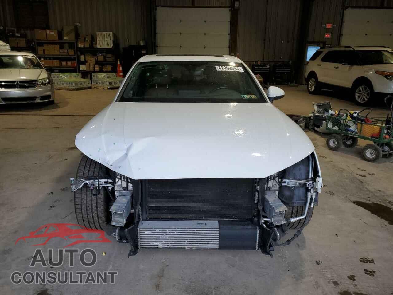 AUDI A4 2017 - WAUDNAF40HN056227