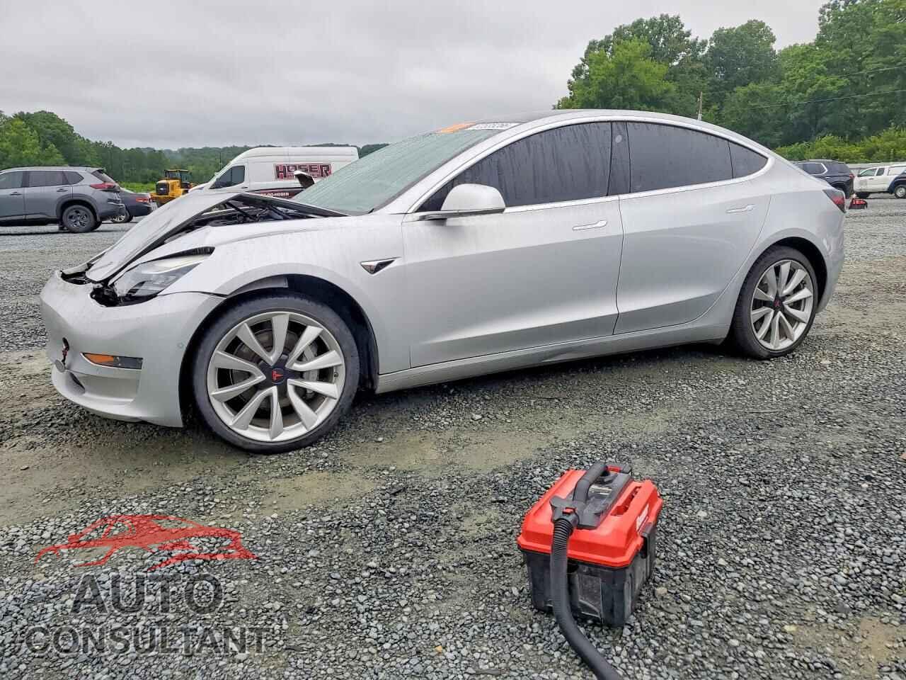 TESLA MODEL 3 2018 - 5YJ3E1EA3JF050013