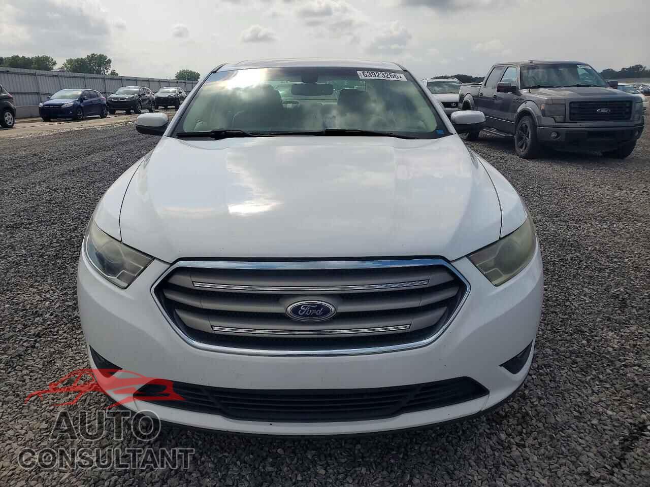 FORD TAURUS 2015 - 1FAHP2E87FG182181