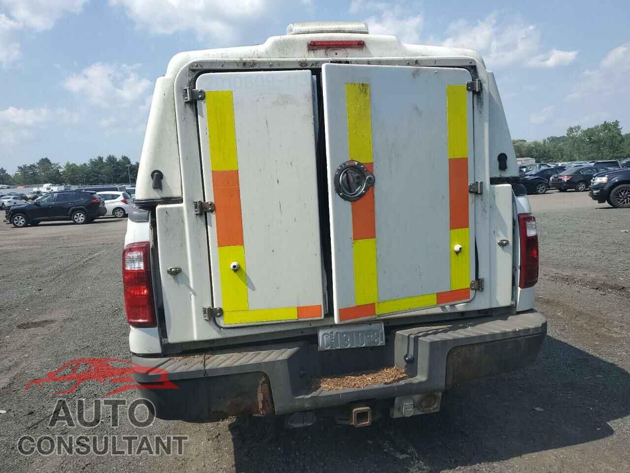 FORD F250 2013 - 1FTBF2B65DEA76438