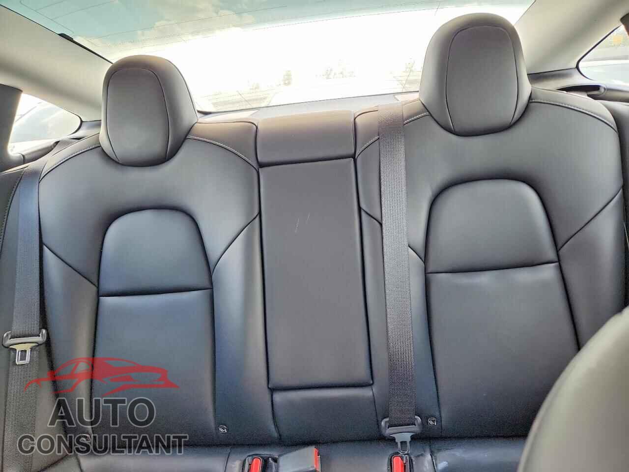 TESLA MODEL 3 2021 - 5YJ3E1EA8MF100280
