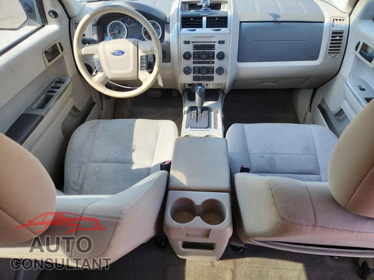 FORD ESCAPE 2011 - 1FMCU9DG5BKB09084