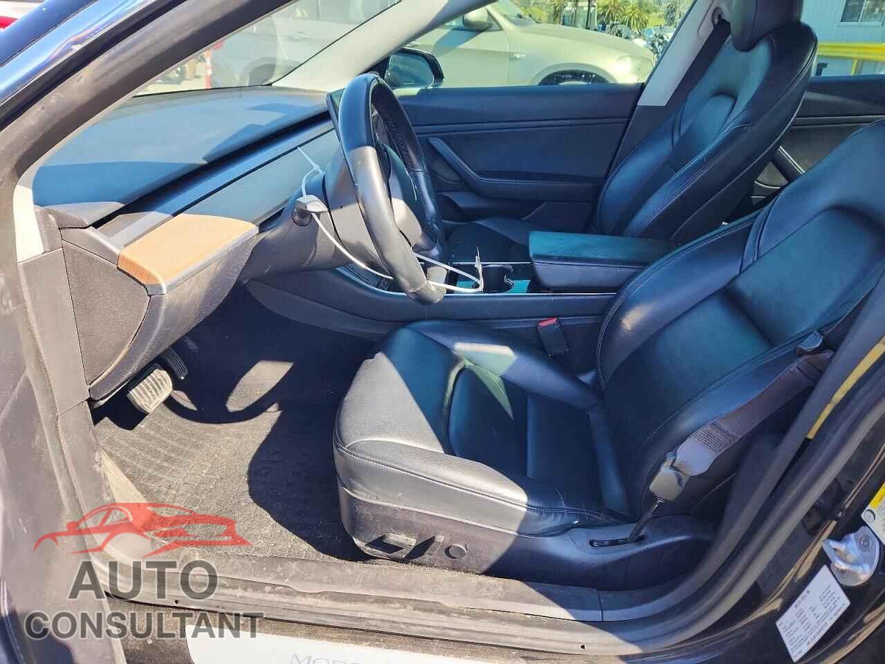 TESLA MODEL 3 2019 - 5YJ3E1EA7KF327120