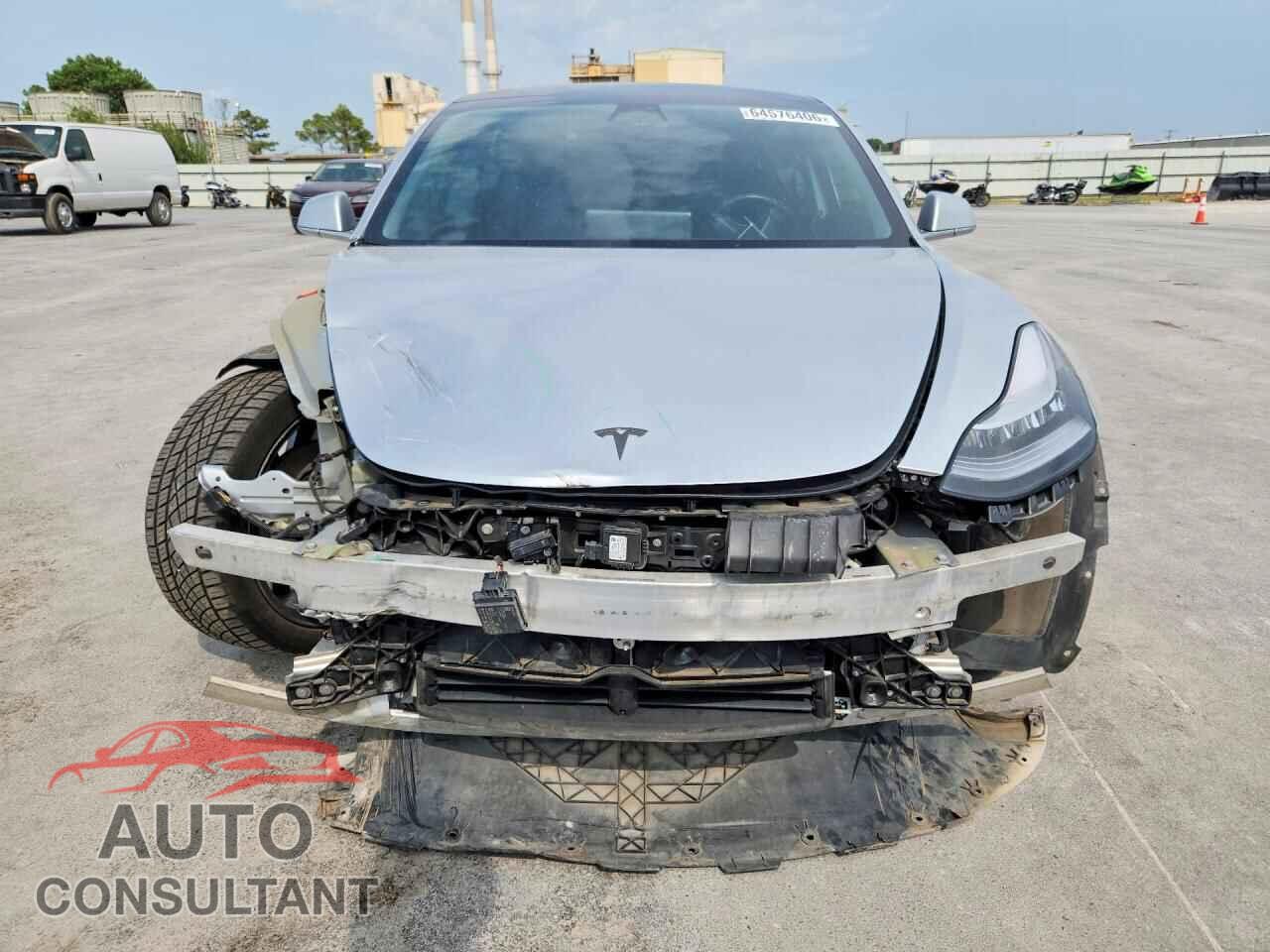 TESLA MODEL 3 2018 - 5YJ3E1EA0JF020175