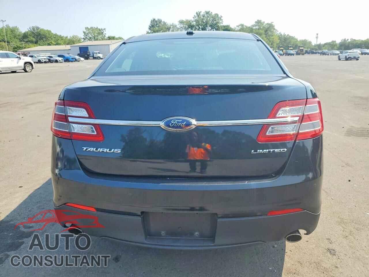 FORD TAURUS 2015 - 1FAHP2F84FG108781