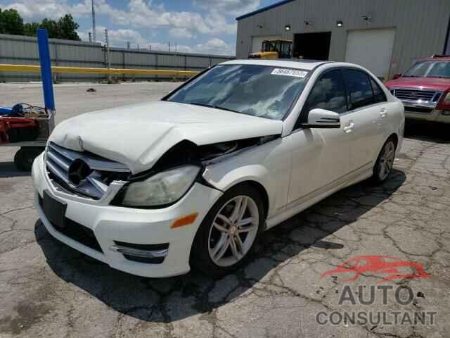MERCEDES-BENZ C-CLASS 2013 - WDDGF4HB5DR247421