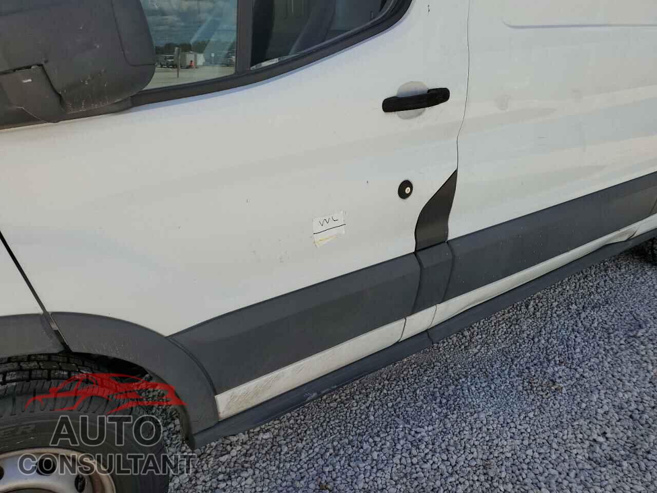 FORD TRANSIT 2017 - 1FTYR2CM0HKA04813
