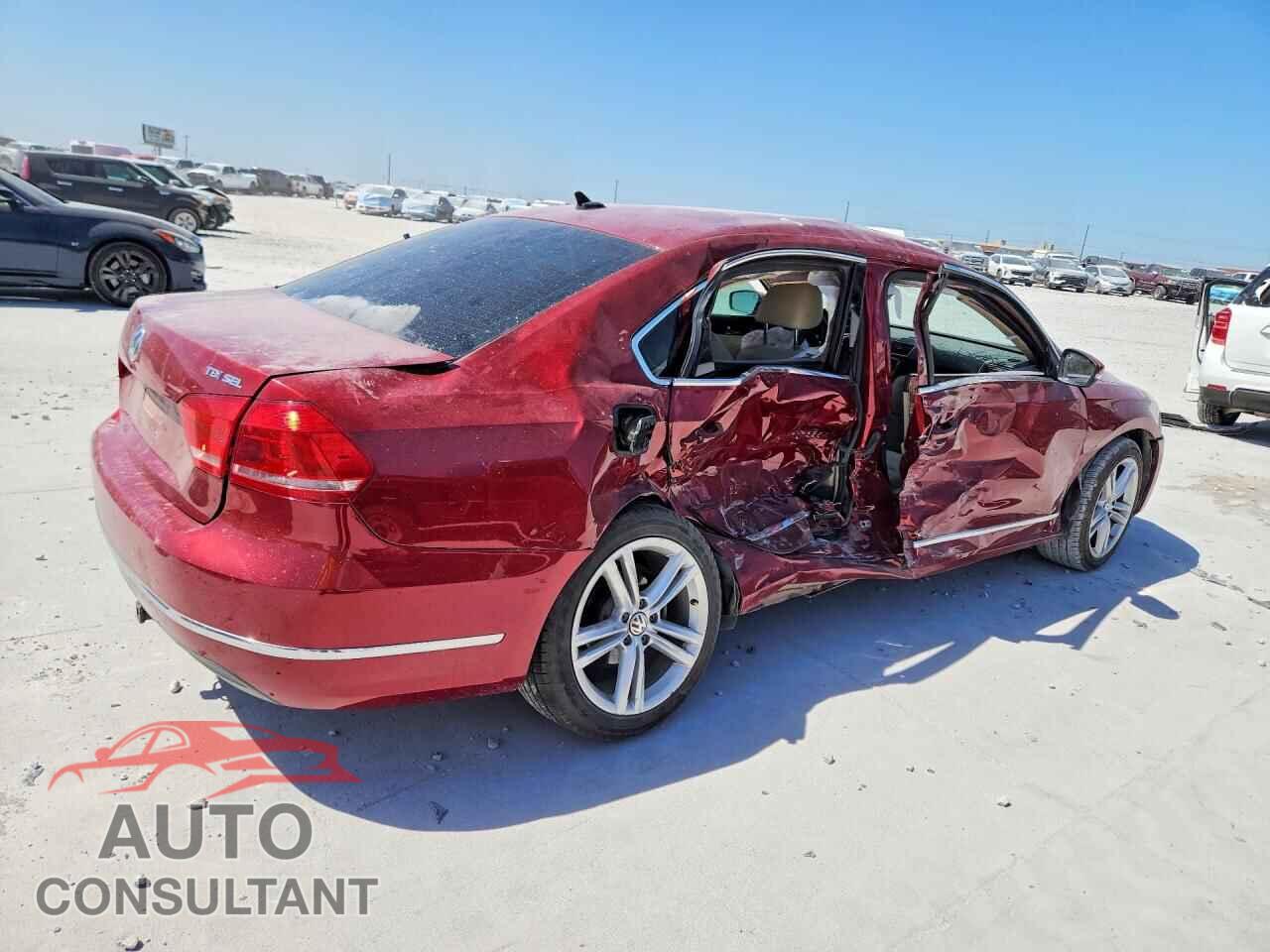 VOLKSWAGEN PASSAT 2015 - 1VWCV7A31FC019354