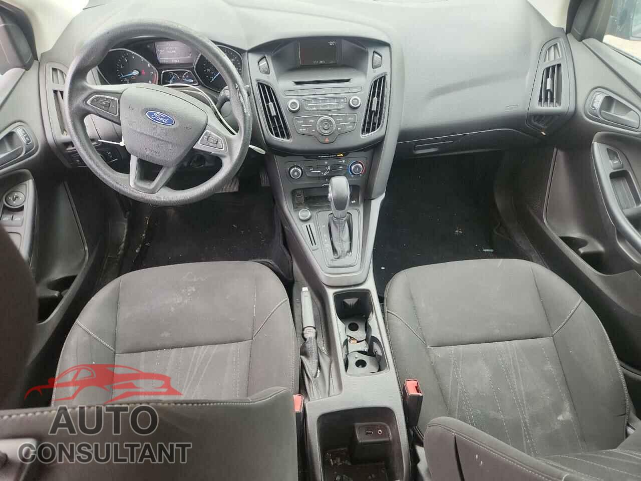 FORD FOCUS 2015 - 1FADP3E22FL368721