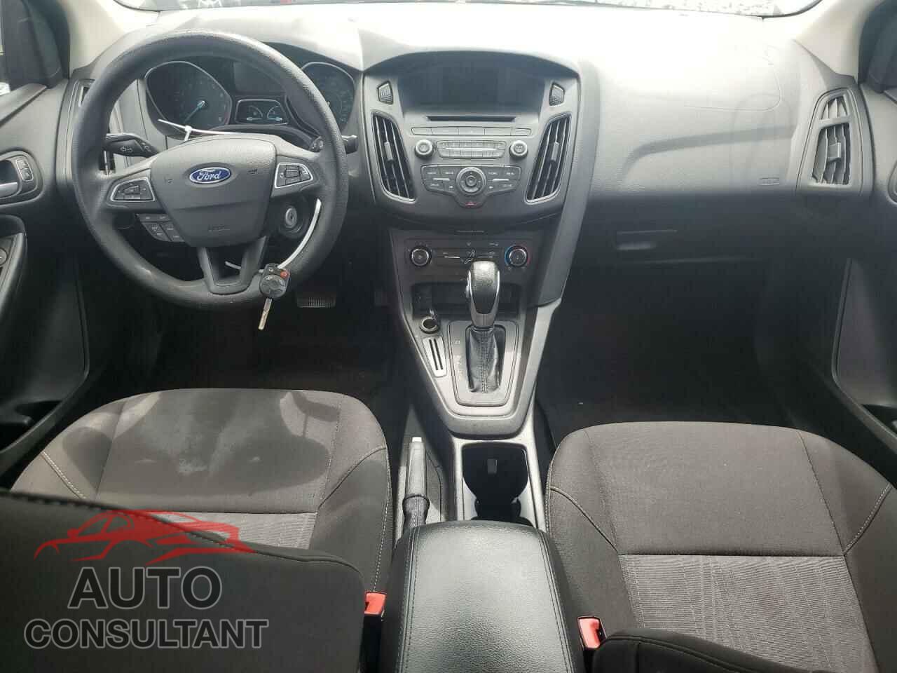 FORD FOCUS 2017 - 1FADP3F28HL298093