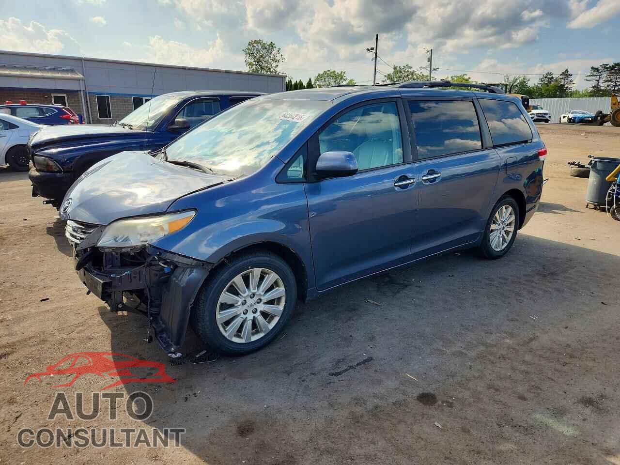 TOYOTA SIENNA 2013 - 5TDDK3DC0DS061353