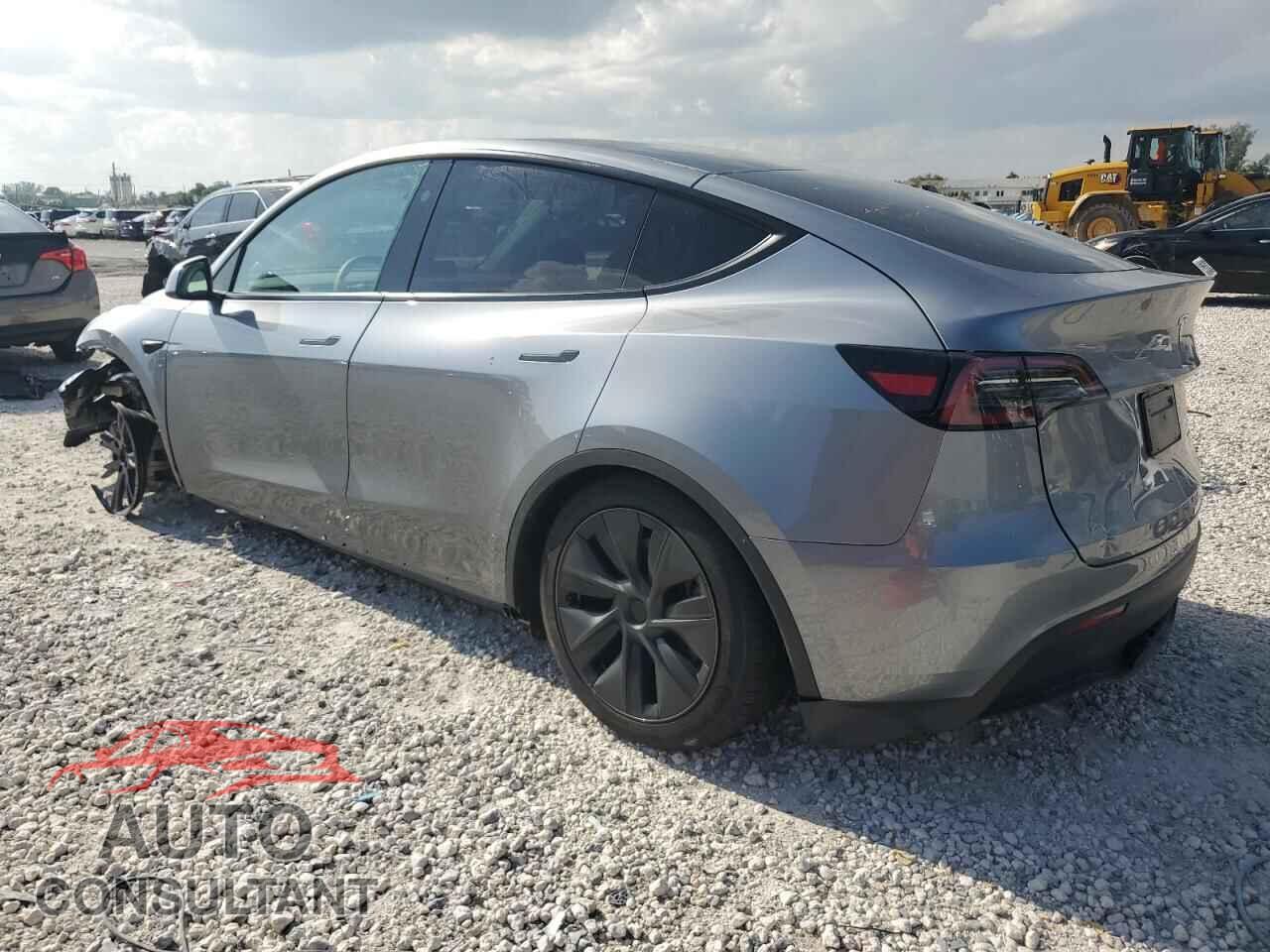 TESLA MODEL Y 2025 - 7SAYGDEE7SF299715