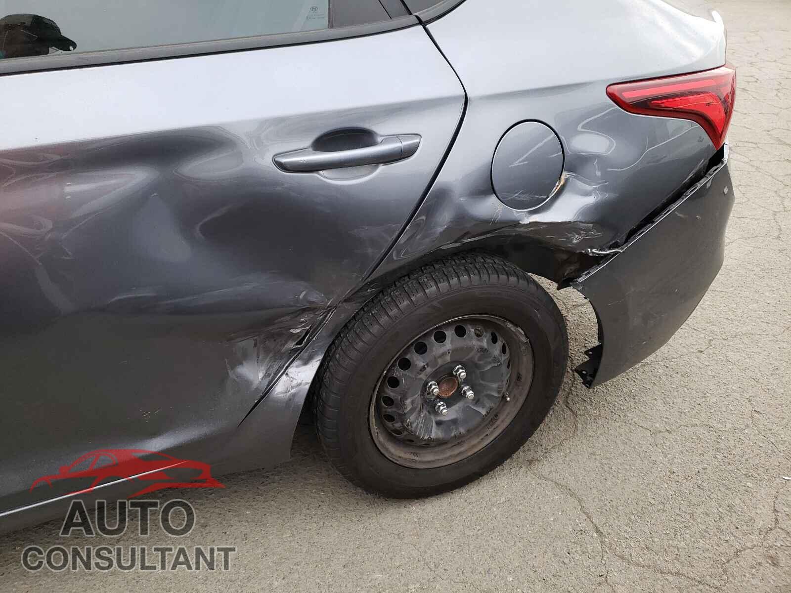 HYUNDAI ACCENT 2018 - 3KPC24A38JE018181