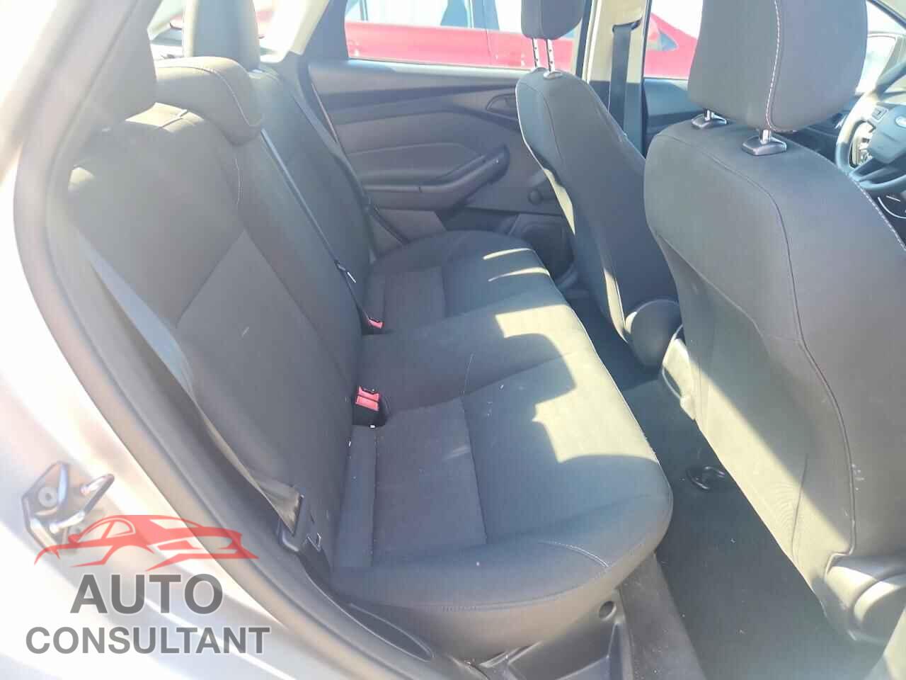 FORD FOCUS 2015 - 1FADP3E25FL367479