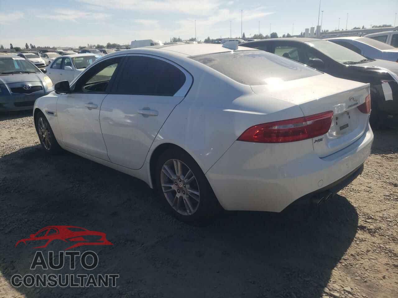 JAGUAR XE 2017 - SAJAD4BN8HA974082